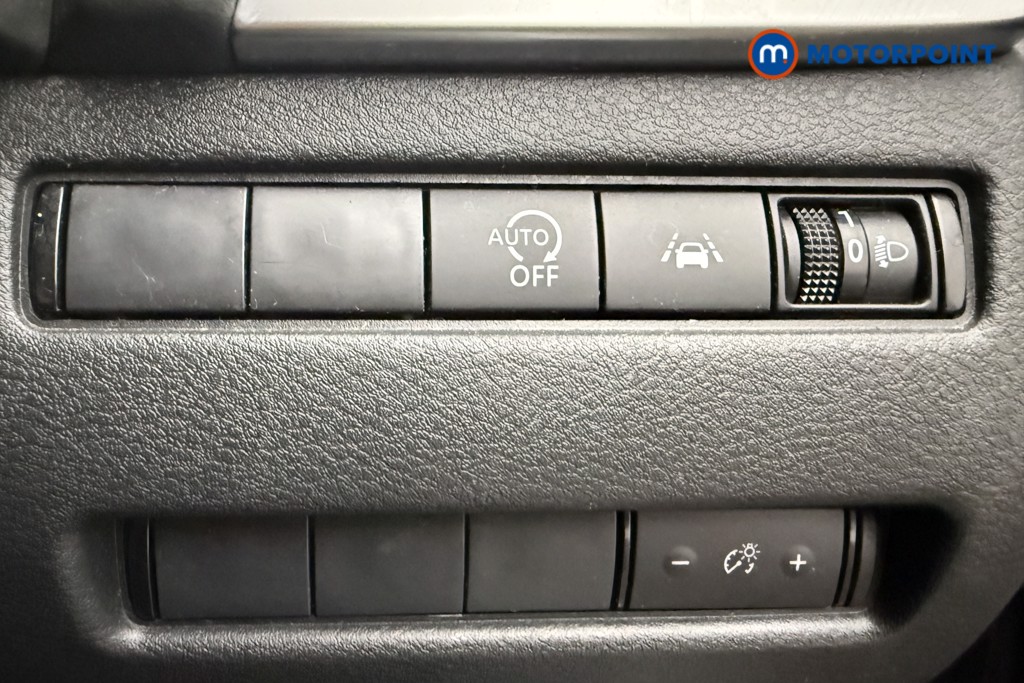 Nissan Qashqai N-Connecta Manual Petrol SUV - Stock Number (1651270) - 17th supplementary image