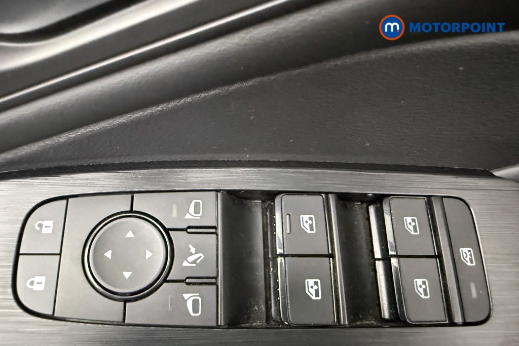 Nissan Qashqai N-Connecta Manual Petrol SUV - Stock Number (1651270) - 19th supplementary image