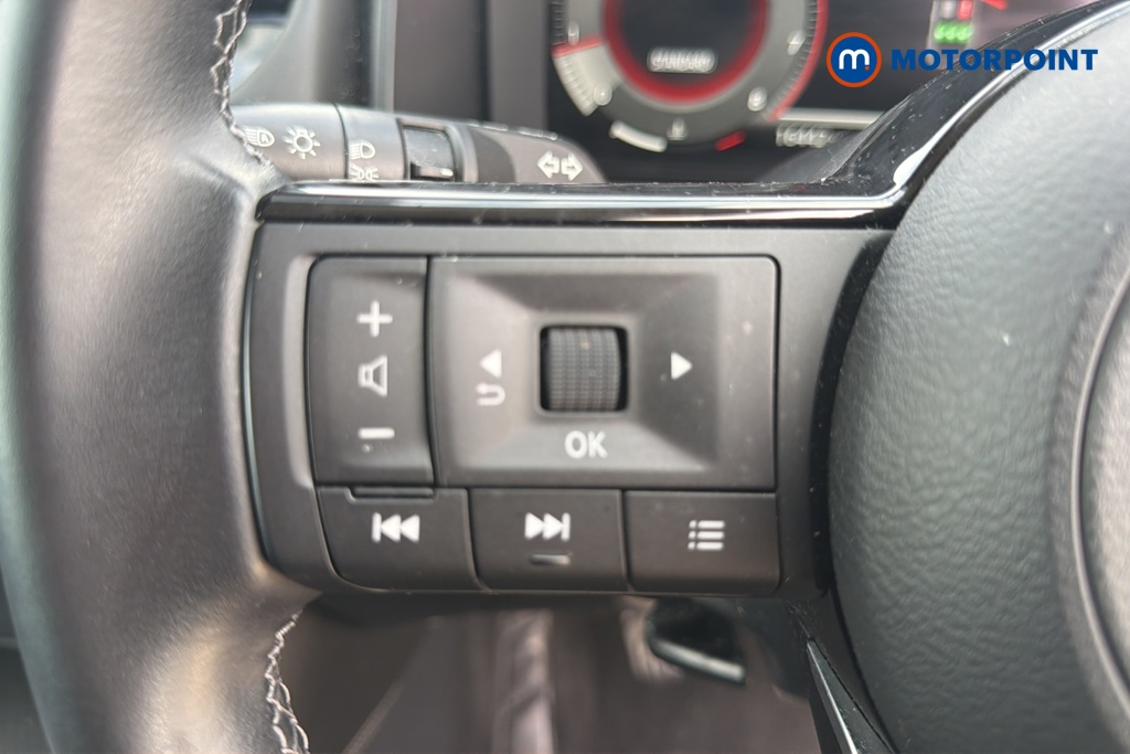 Nissan Qashqai N-Connecta Manual Petrol SUV - Stock Number (1651275) - 4th supplementary image