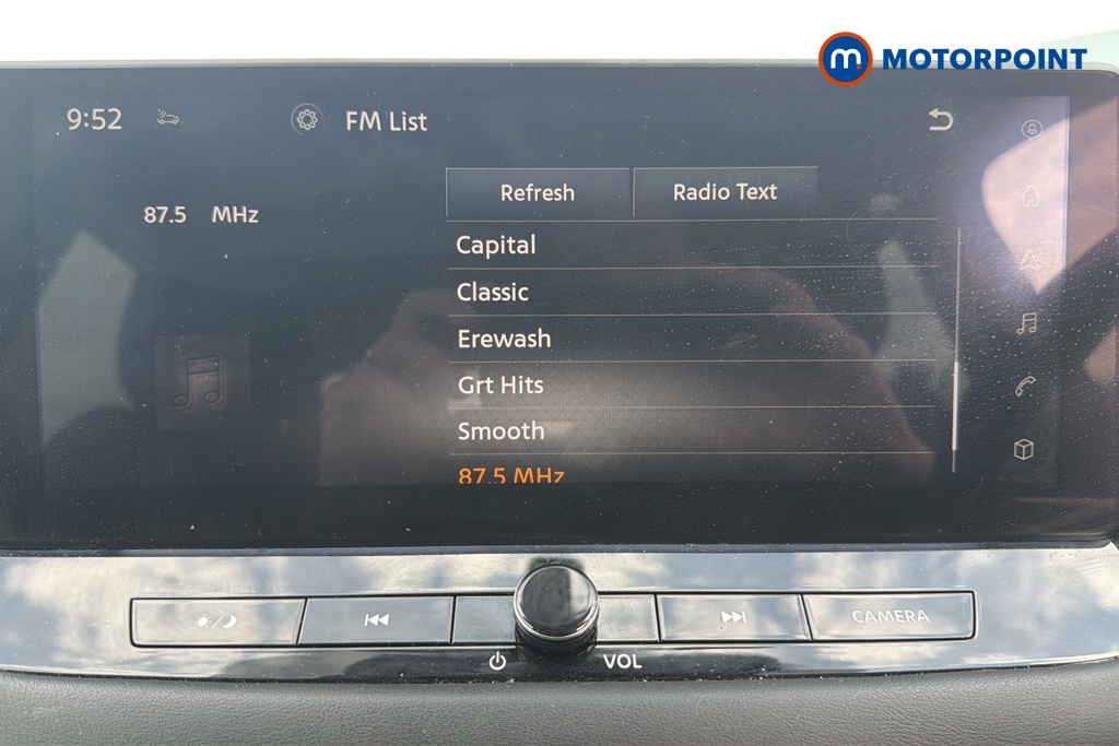 Nissan Qashqai N-Connecta Manual Petrol SUV - Stock Number (1651275) - 8th supplementary image