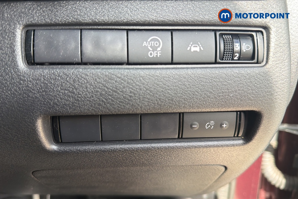 Nissan Qashqai N-Connecta Manual Petrol SUV - Stock Number (1651275) - 11th supplementary image