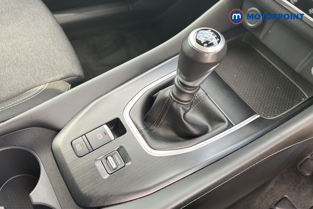 Nissan Qashqai N-Connecta Manual Petrol SUV - Stock Number (1651275) - 15th supplementary image