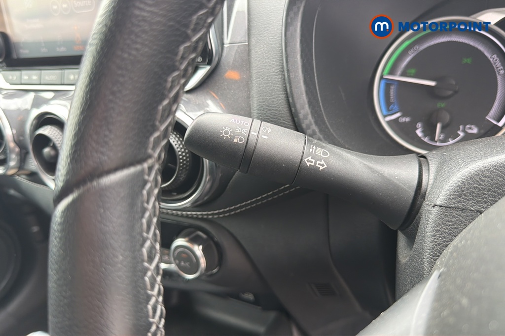 Nissan Juke N-Connecta Automatic Petrol-Electric Hybrid SUV - Stock Number (1651395) - 5th supplementary image