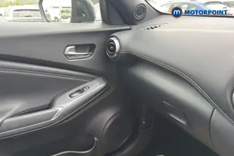 Nissan Juke N-Connecta Automatic Petrol-Electric Hybrid SUV - Stock Number (1651395) - 10th supplementary image