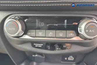 Nissan Juke N-Connecta Automatic Petrol-Electric Hybrid SUV - Stock Number (1651395) - 12th supplementary image