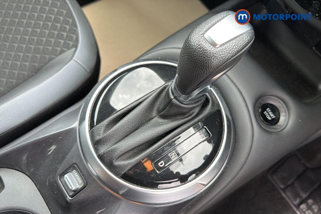 Nissan Juke N-Connecta Automatic Petrol-Electric Hybrid SUV - Stock Number (1651395) - 15th supplementary image