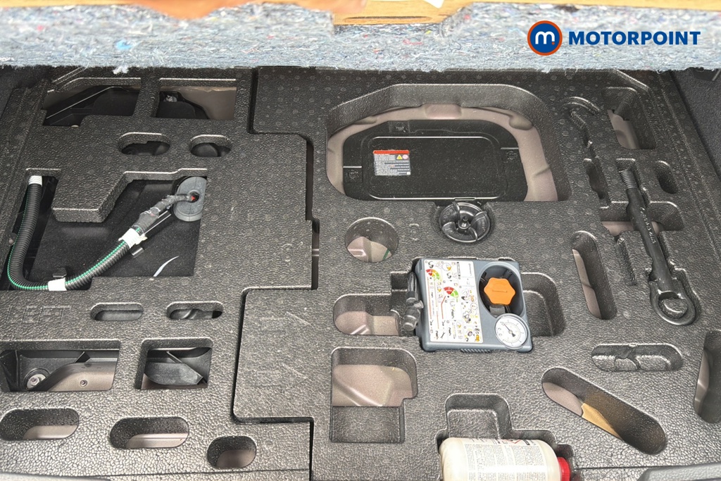 Nissan Juke N-Connecta Automatic Petrol-Electric Hybrid SUV - Stock Number (1651395) - 33rd supplementary image