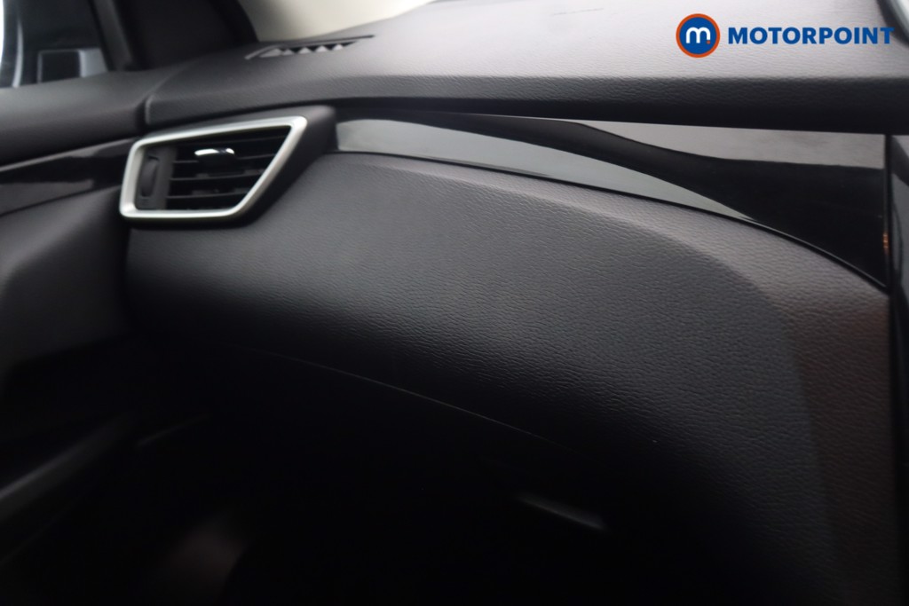 Nissan Qashqai Acenta Premium Manual Petrol SUV - Stock Number (1651642) - 9th supplementary image