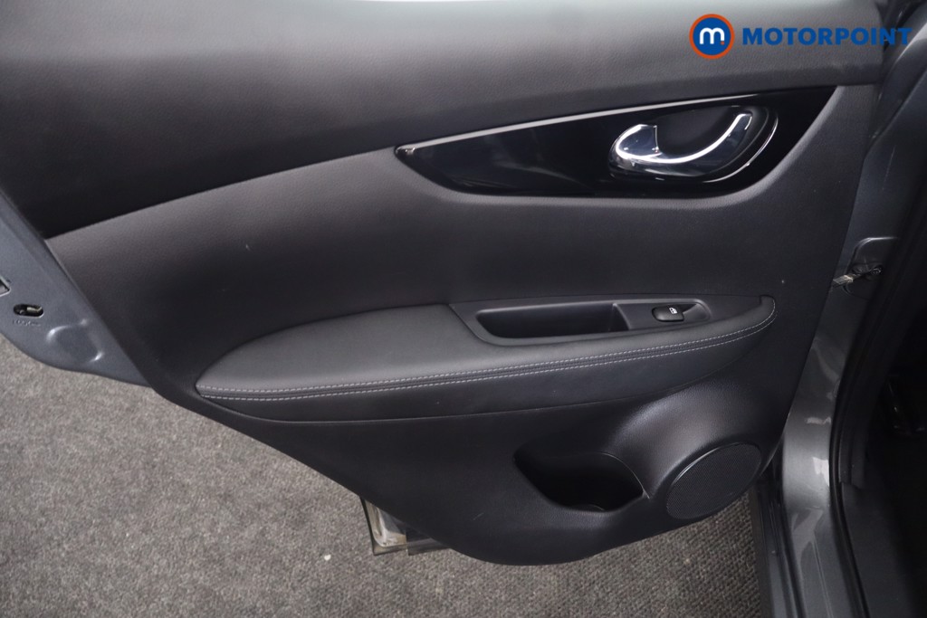 Nissan Qashqai Acenta Premium Manual Petrol SUV - Stock Number (1651642) - 16th supplementary image