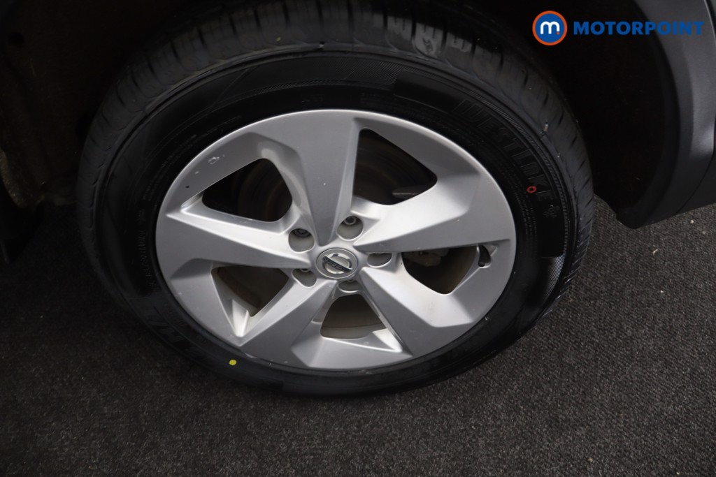 Nissan Qashqai Acenta Premium Manual Petrol SUV - Stock Number (1651642) - 18th supplementary image