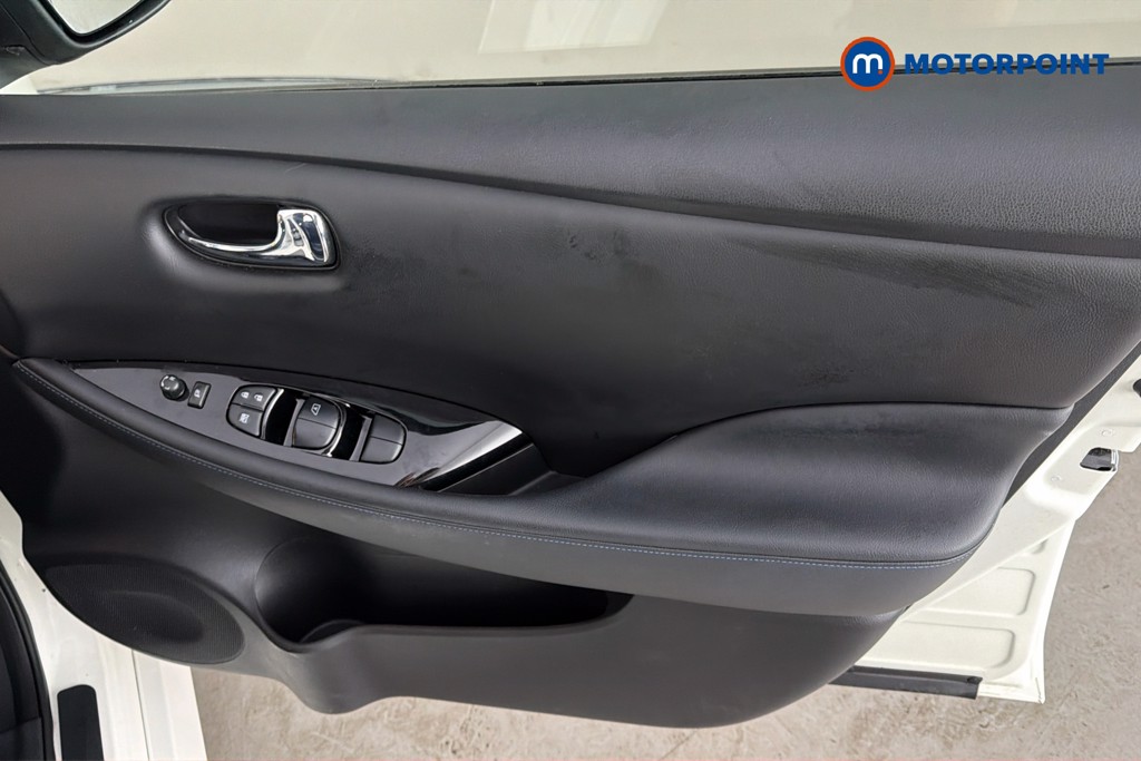 Nissan Leaf N-Connecta Automatic Electric Hatchback - Stock Number (1651657) - 19th supplementary image