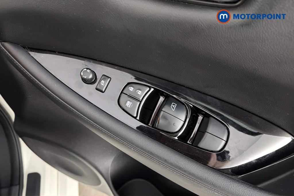 Nissan Leaf N-Connecta Automatic Electric Hatchback - Stock Number (1651657) - 20th supplementary image