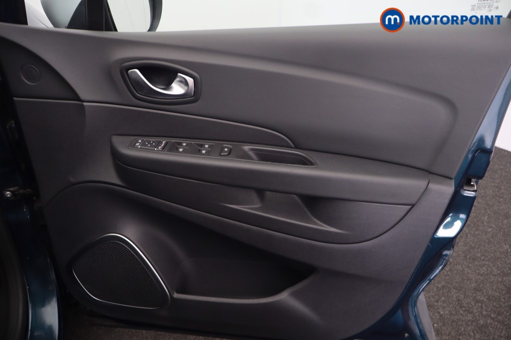 Renault Captur Dynamique S Nav Manual Petrol SUV - Stock Number (1652333) - 21st supplementary image