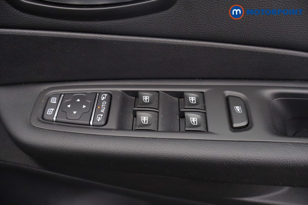 Renault Captur Dynamique S Nav Manual Petrol SUV - Stock Number (1652333) - 22nd supplementary image