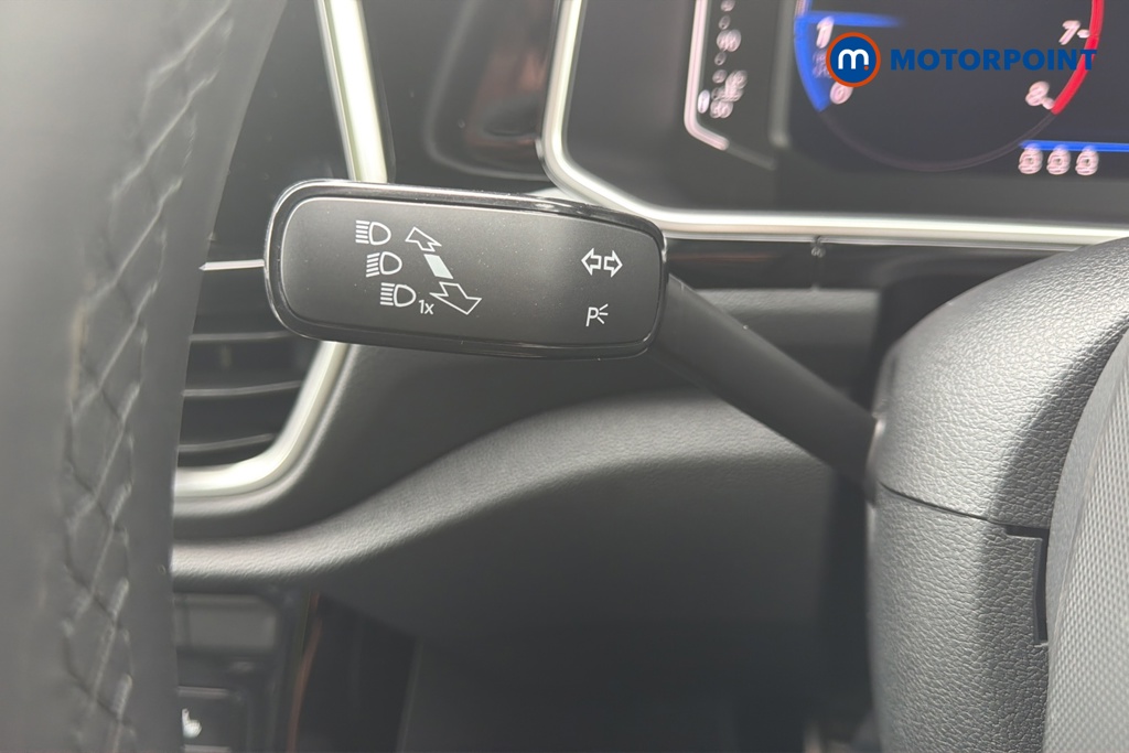 Volkswagen T-Roc R-Line Manual Petrol SUV - Stock Number (1652340) - 5th supplementary image