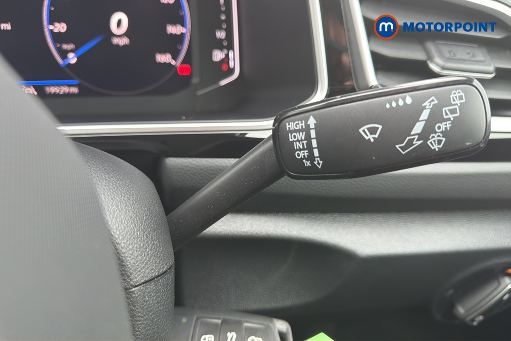 Volkswagen T-Roc R-Line Manual Petrol SUV - Stock Number (1652340) - 6th supplementary image