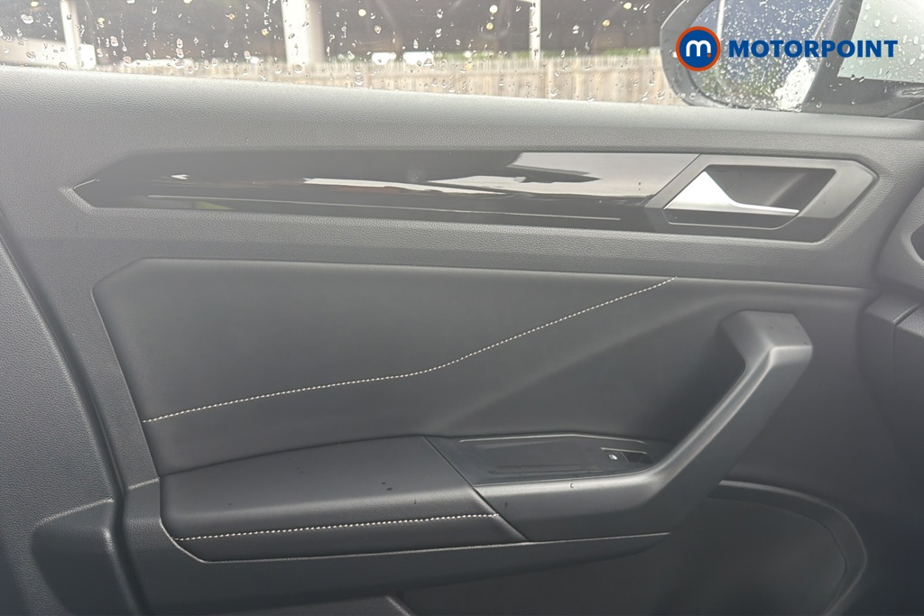Volkswagen T-Roc R-Line Manual Petrol SUV - Stock Number (1652340) - 10th supplementary image