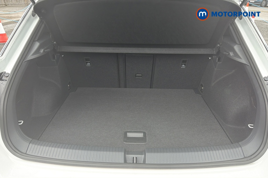 Volkswagen T-Roc R-Line Manual Petrol SUV - Stock Number (1652340) - 30th supplementary image