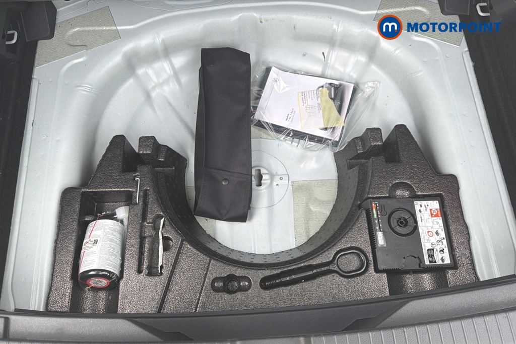 Volkswagen T-Roc R-Line Manual Petrol SUV - Stock Number (1652340) - 33rd supplementary image