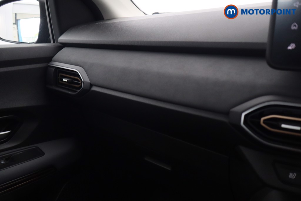 Dacia Sandero Stepway Extreme Manual Petrol Hatchback - Stock Number (1652652) - 9th supplementary image