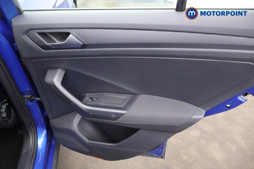Volkswagen T-Roc Life Manual Petrol SUV - Stock Number (1653311) - 17th supplementary image