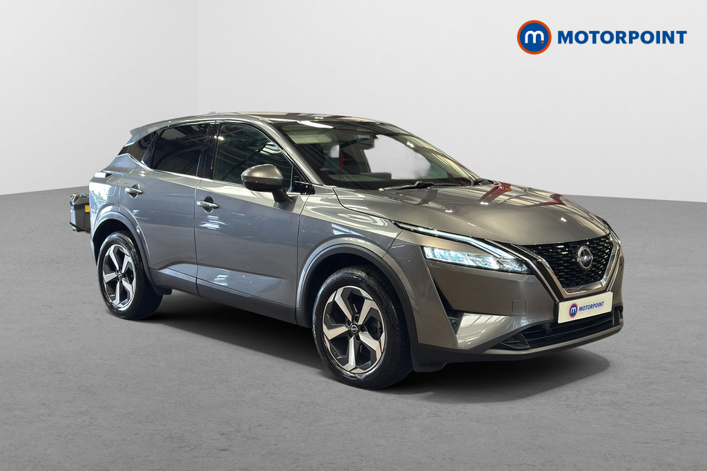 Nissan Qashqai N-Connecta Automatic Petrol SUV - Stock Number (1653562) - Drivers side front corner