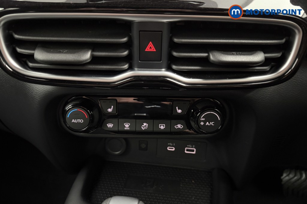 Nissan Juke Tekna Automatic Petrol-Electric Hybrid SUV - Stock Number (1654104) - 13th supplementary image
