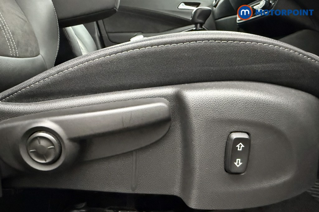 Vauxhall Crossland Ultimate Manual Petrol SUV - Stock Number (1654113) - 14th supplementary image