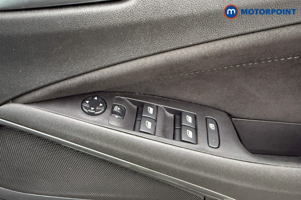 Vauxhall Crossland Ultimate Manual Petrol SUV - Stock Number (1654113) - 17th supplementary image