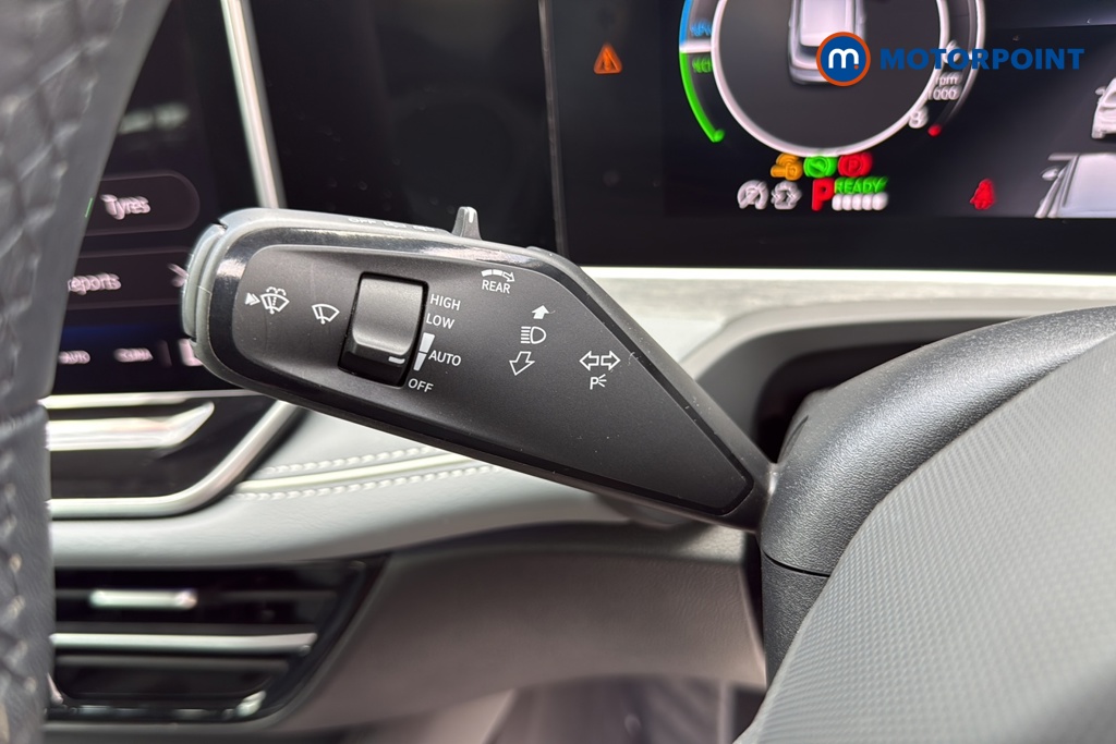 Volkswagen Passat Life Automatic Petrol Plug-In Hybrid Estate - Stock Number (1655211) - 5th supplementary image