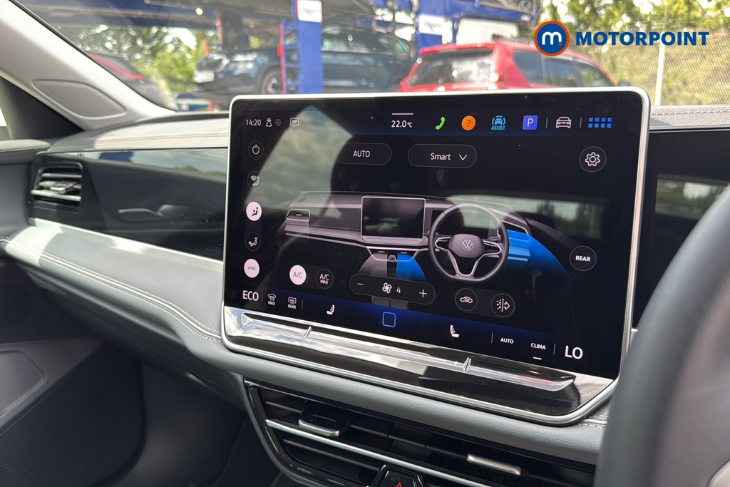 Volkswagen Passat Life Automatic Petrol Plug-In Hybrid Estate - Stock Number (1655211) - 12th supplementary image