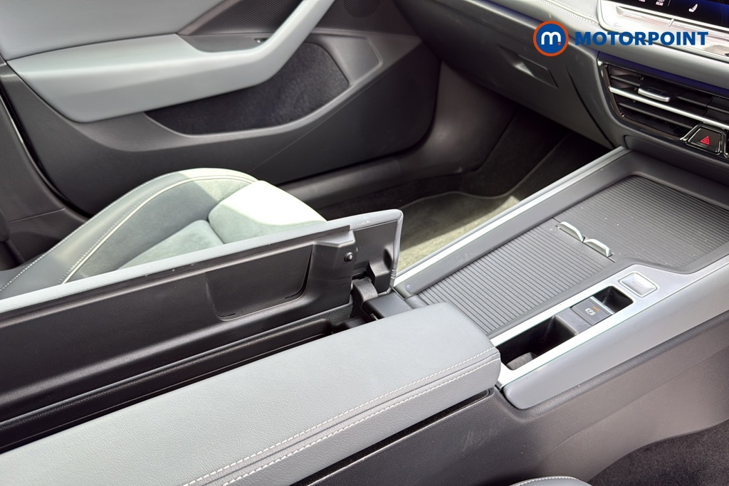 Volkswagen Passat Life Automatic Petrol Plug-In Hybrid Estate - Stock Number (1655211) - 15th supplementary image