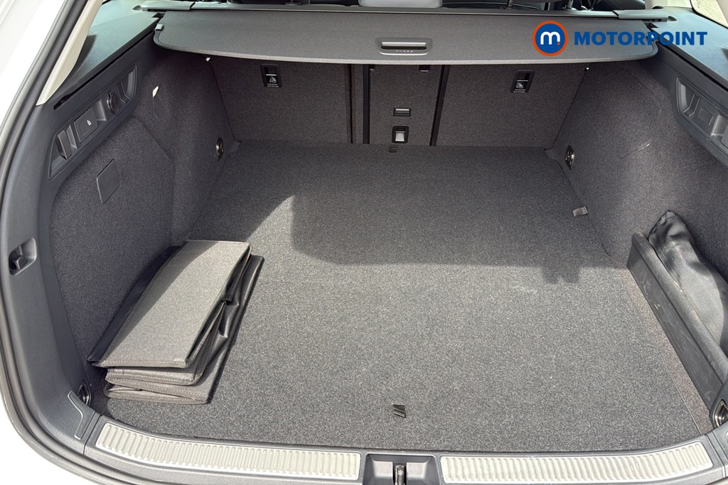 Volkswagen Passat Life Automatic Petrol Plug-In Hybrid Estate - Stock Number (1655211) - 30th supplementary image