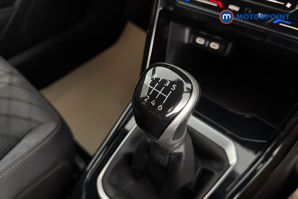 Volkswagen T-Roc R-Line Manual Petrol SUV - Stock Number (1655338) - 15th supplementary image