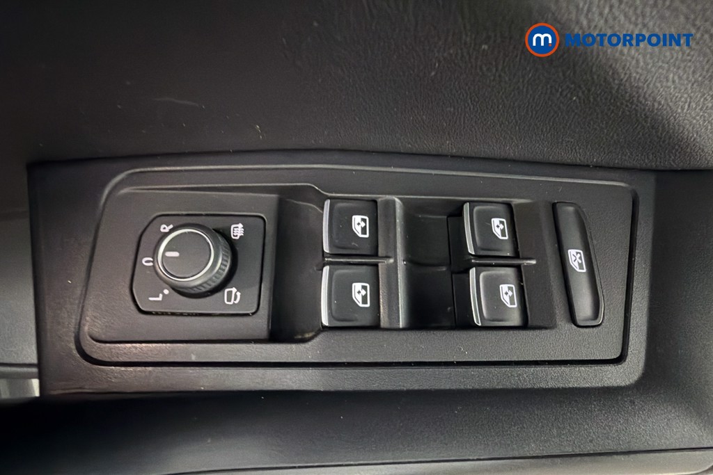 Volkswagen T-Roc R-Line Manual Petrol SUV - Stock Number (1655338) - 20th supplementary image