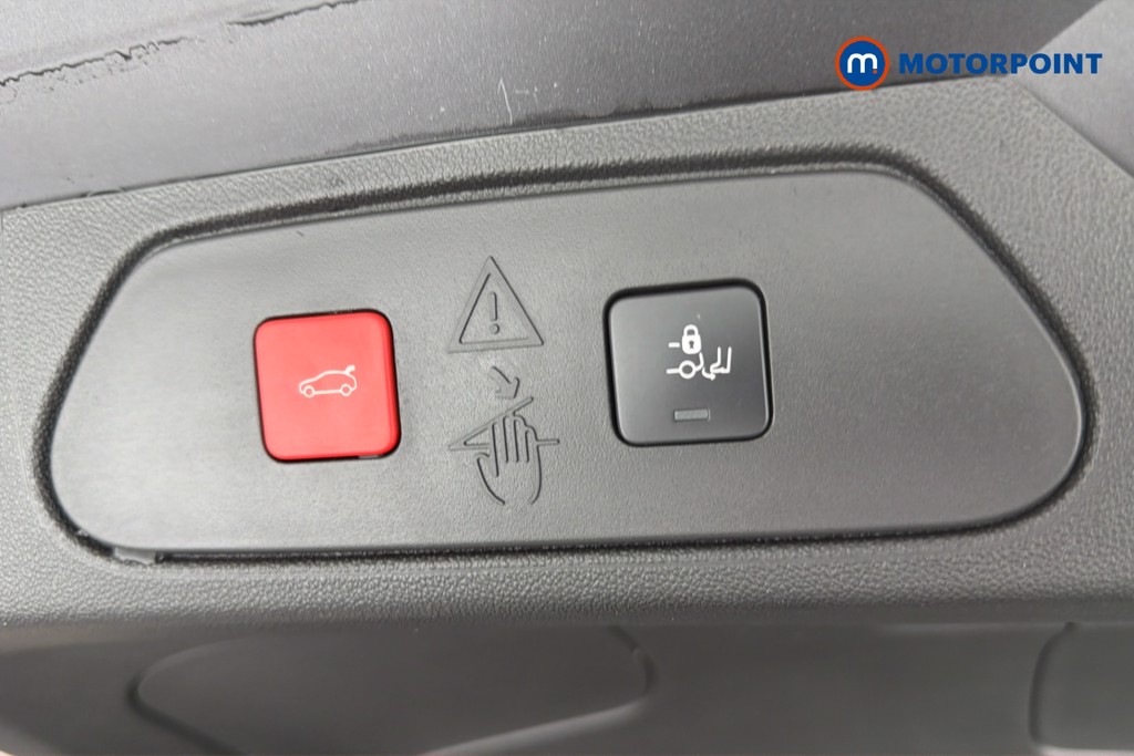 Vauxhall Grandland Ultimate Automatic Petrol Plug-In Hybrid SUV - Stock Number (1656477) - 35th supplementary image