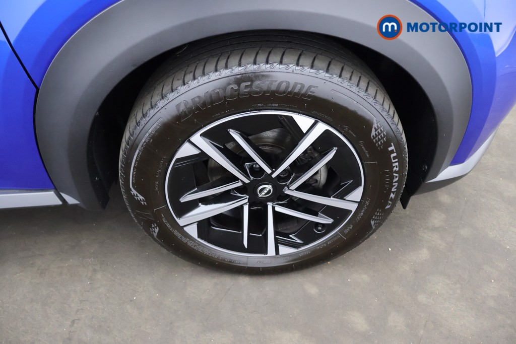 Nissan Juke N-Connecta Manual Petrol SUV - Stock Number (1657028) - 4th supplementary image