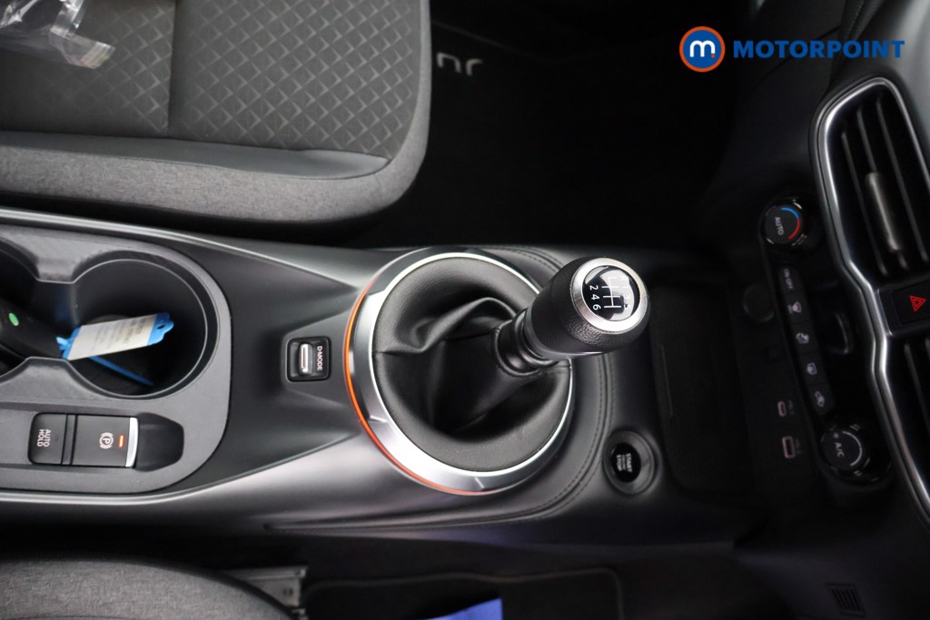 Nissan Juke N-Connecta Manual Petrol SUV - Stock Number (1657028) - 13th supplementary image