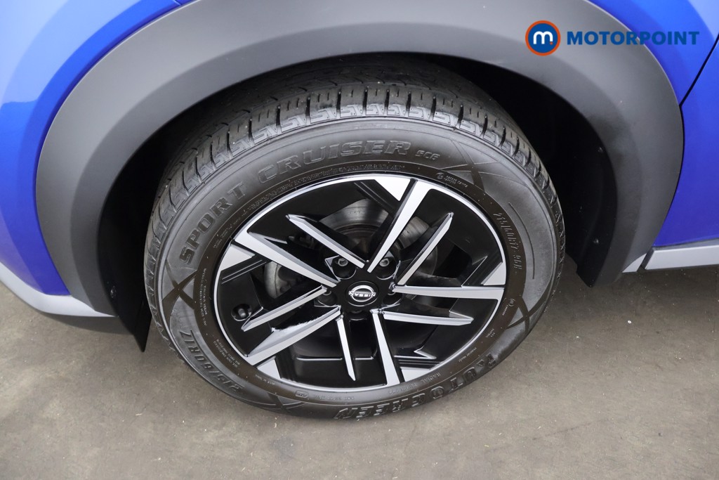 Nissan Juke N-Connecta Manual Petrol SUV - Stock Number (1657028) - 1st supplementary image