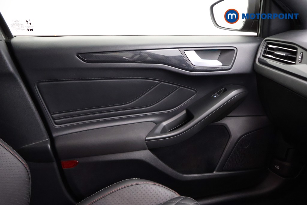 Ford Focus St-Line X Manual Petrol Estate - Stock Number (1630299) - 11th supplementary image