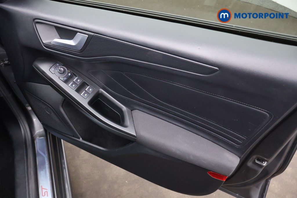 Ford Focus St-Line X Manual Petrol Estate - Stock Number (1630299) - 14th supplementary image