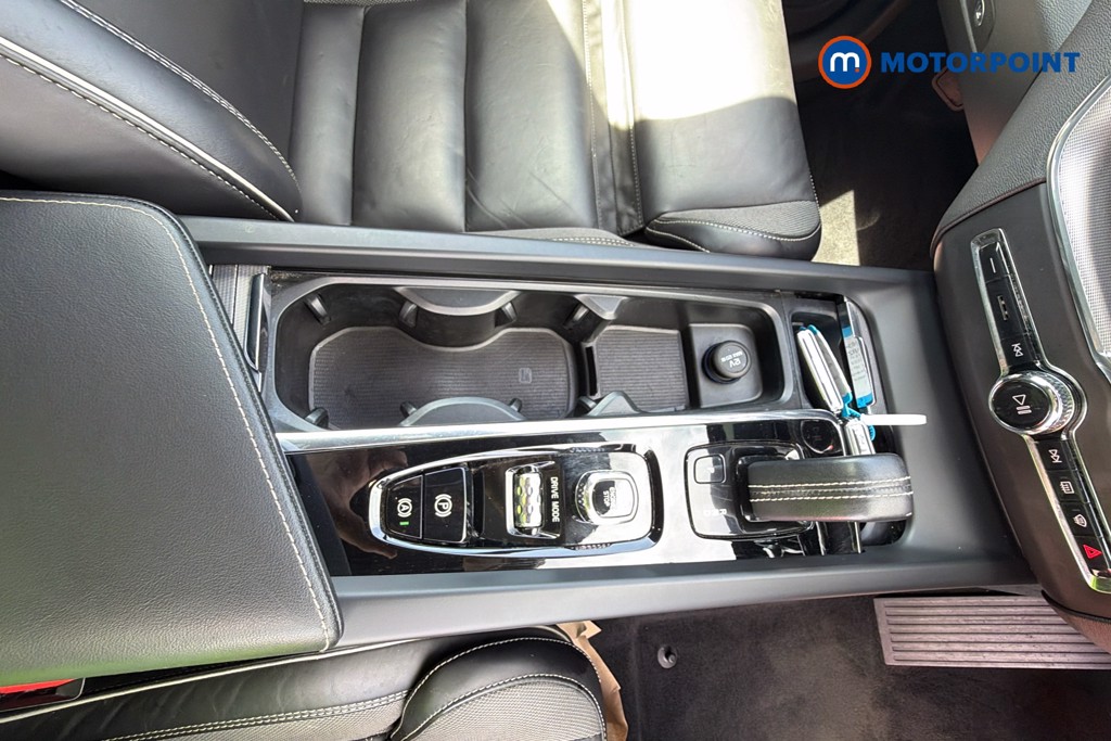 Volvo Xc60 R Design Pro Automatic Petrol SUV - Stock Number (1634388) - 21st supplementary image