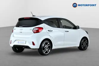 Hyundai I10 Premium Automatic Petrol Hatchback - Stock Number (1646453) - Drivers side rear corner