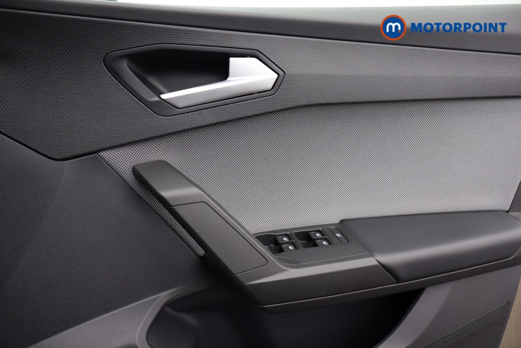 Seat Leon Se Dynamic Manual Petrol Hatchback - Stock Number (1648627) - 9th supplementary image