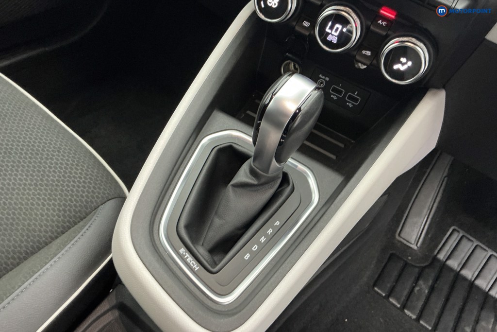 Renault Clio S Edition Automatic Petrol-Electric Hybrid Hatchback - Stock Number (1649697) - 14th supplementary image