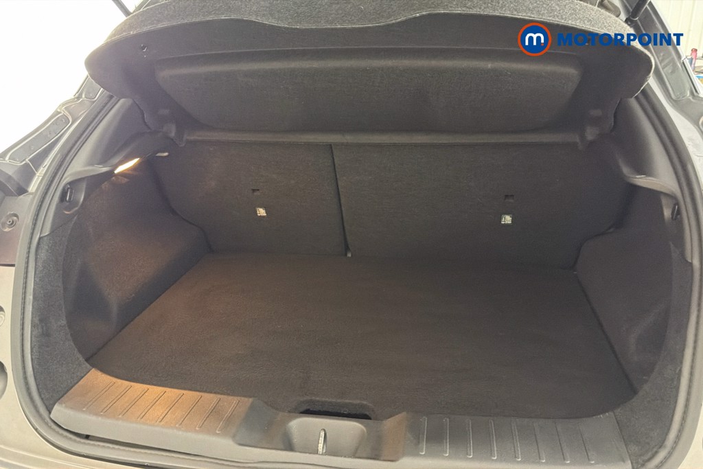 Nissan Juke N-Connecta Manual Petrol SUV - Stock Number (1649858) - 33rd supplementary image