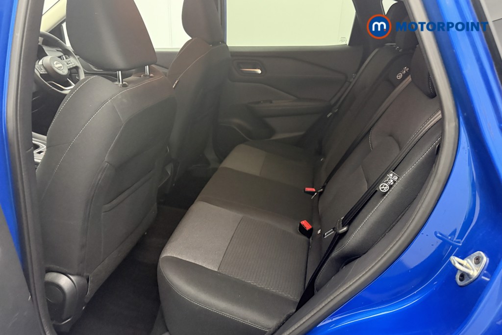 Nissan Qashqai N-Connecta Manual Petrol SUV - Stock Number (1651266) - 4th supplementary image
