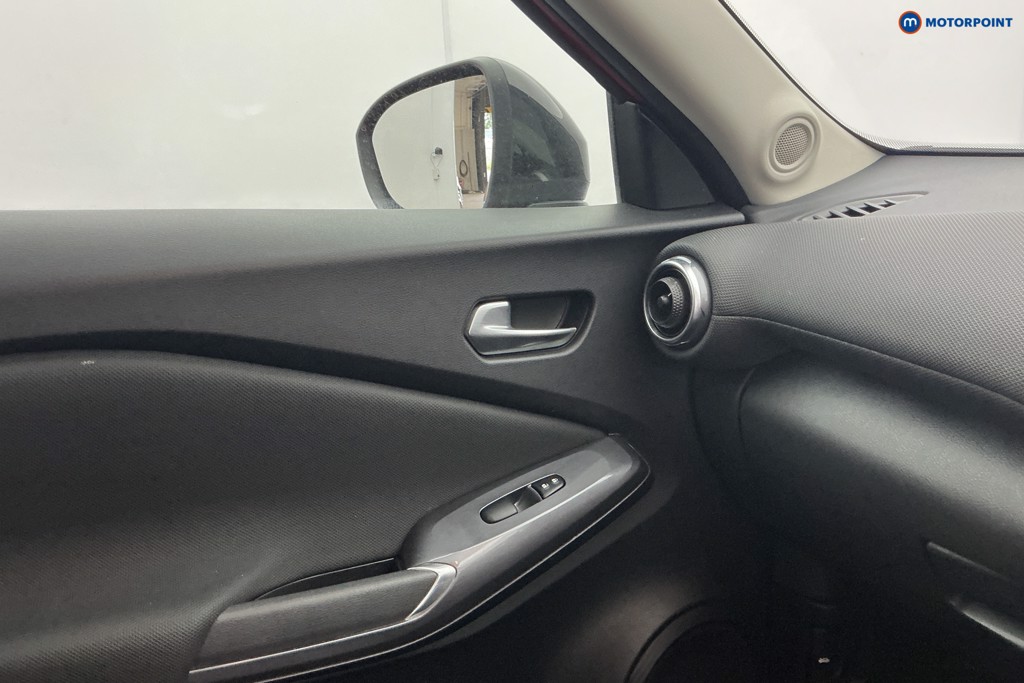Nissan Juke Acenta Manual Petrol SUV - Stock Number (1651393) - 19th supplementary image