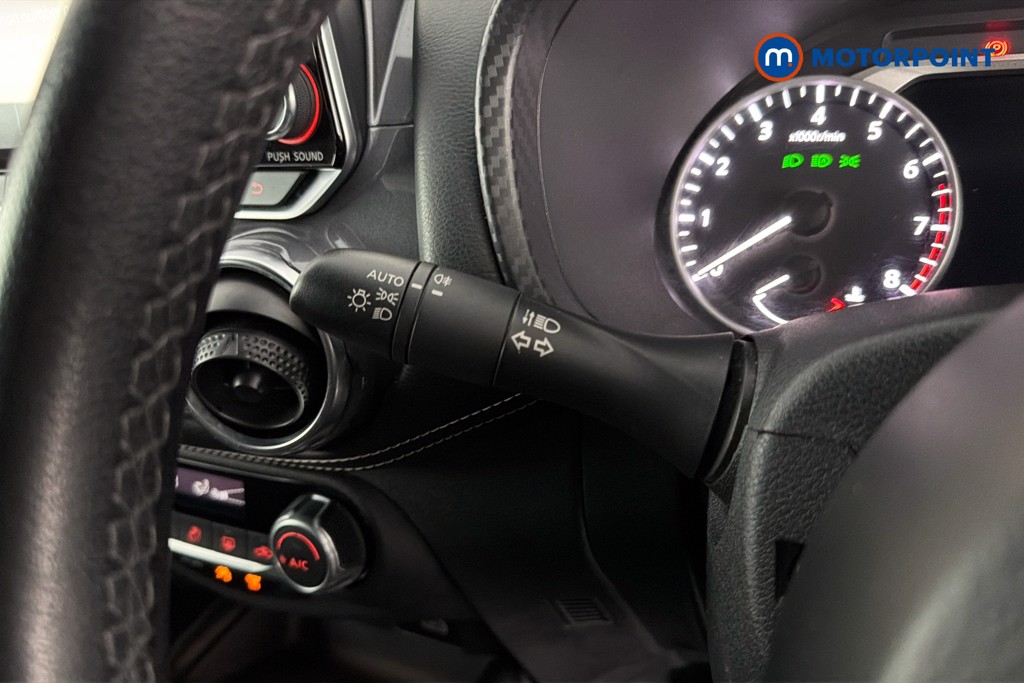 Nissan Juke N-Connecta Manual Petrol SUV - Stock Number (1651809) - 6th supplementary image
