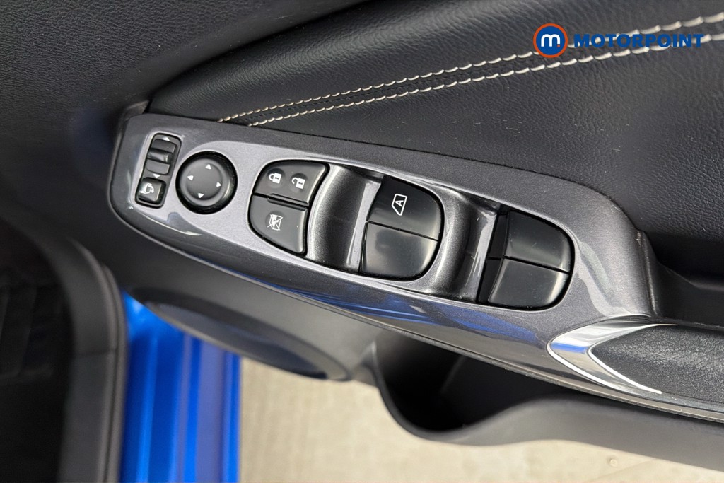 Nissan Juke N-Connecta Manual Petrol SUV - Stock Number (1651809) - 20th supplementary image